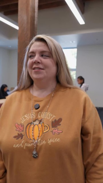 At Bushnell University, learning takes many shapes — sometimes even LEGO bricks! 🧱
First-year students in Whitney Shoun’s FYS class had the unique opportunity to explore their strengths through creative, hands-on activities with LEGO bricks that build confidence, connection, and a little bit of fun along the way.