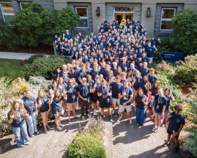 Our newest Beacons experienced the joy of our Bushnell community through worship and encouragement at Orientation Kick-Off 🙌

Check out their big class photo! 📸