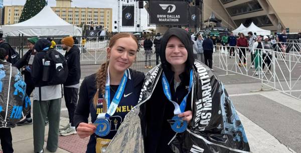 Volleyball player setting